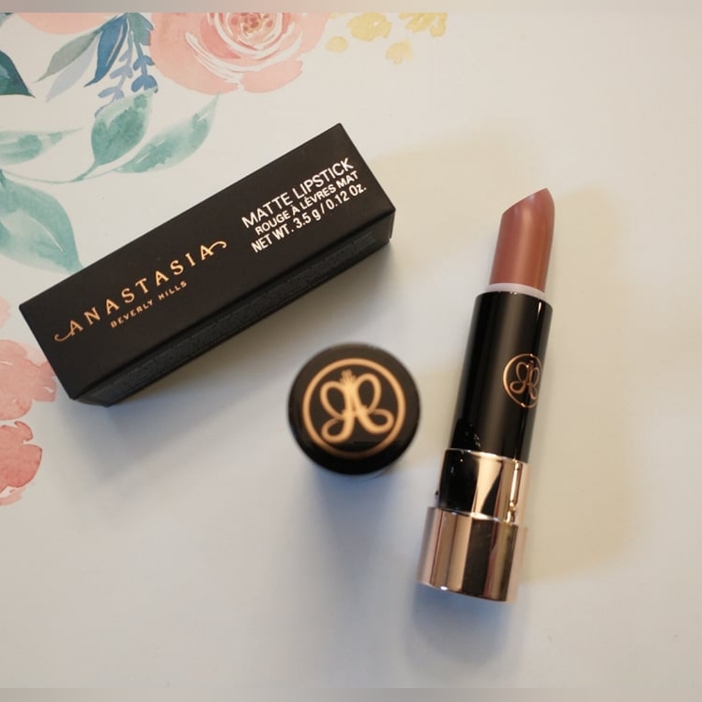 Anastasia Beverly Hills Matte Lipstick in Staunch